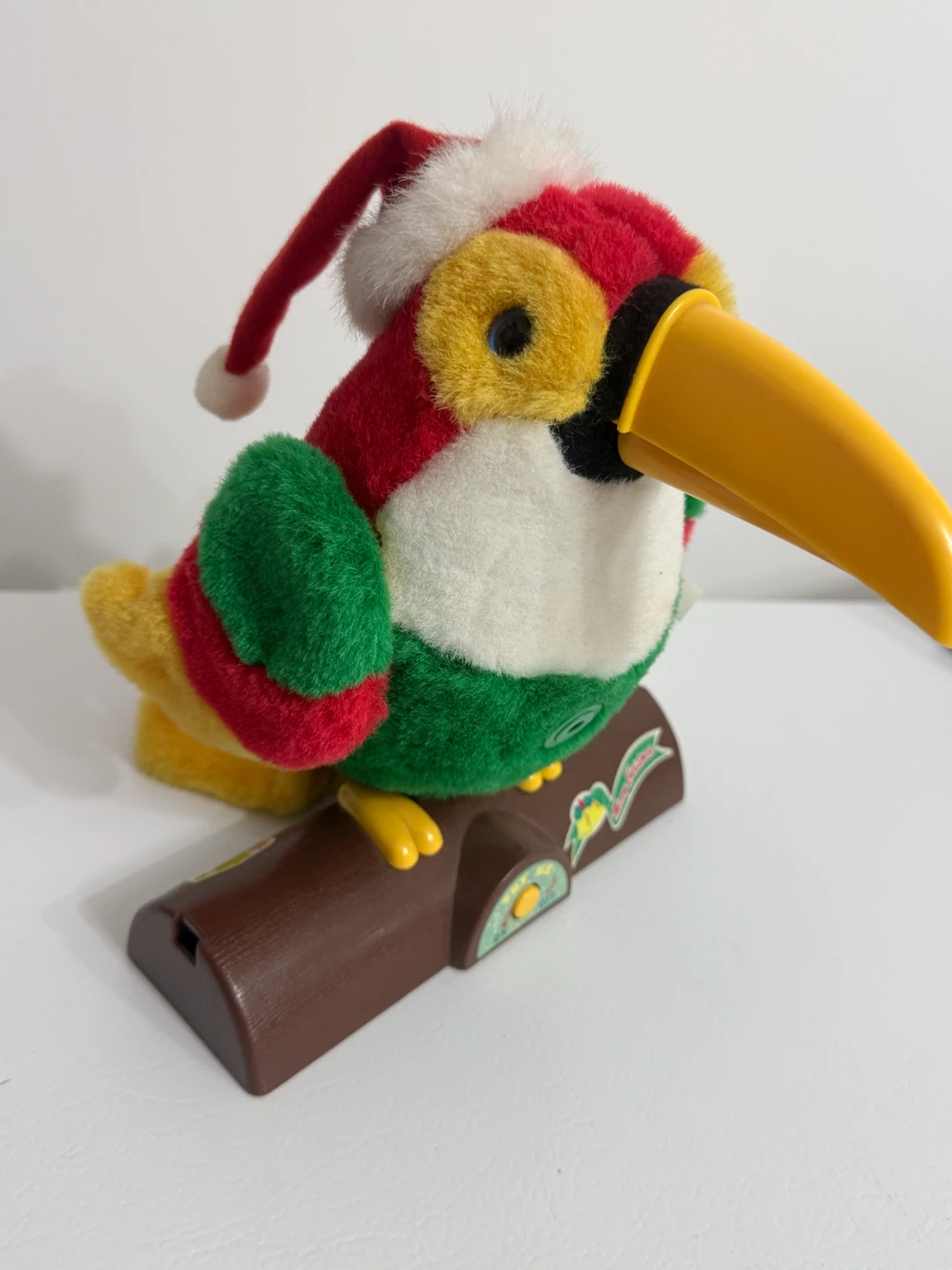 Animated Singing Christmas Toucan