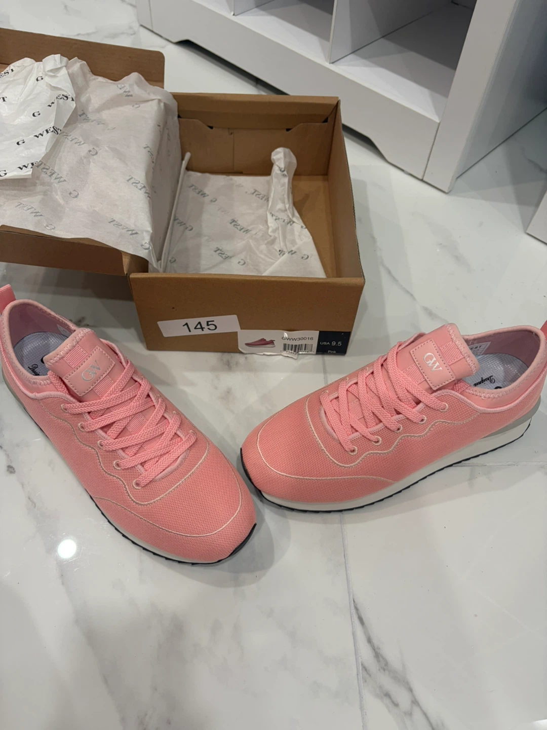 G-West Pink Sneakers Size 9.5 - photo 2