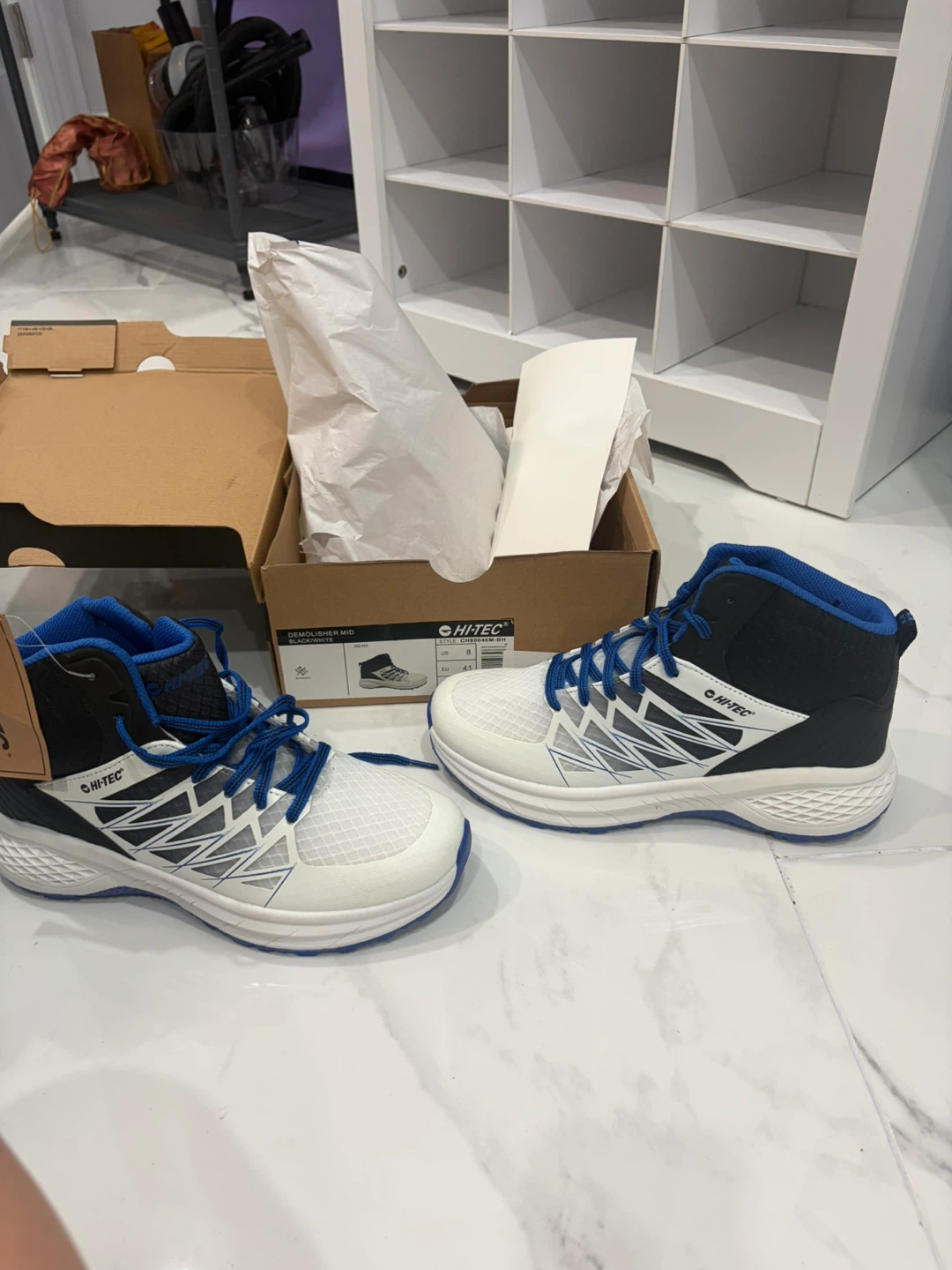 Hi-Tec Demolisher Mid Boots Size 8