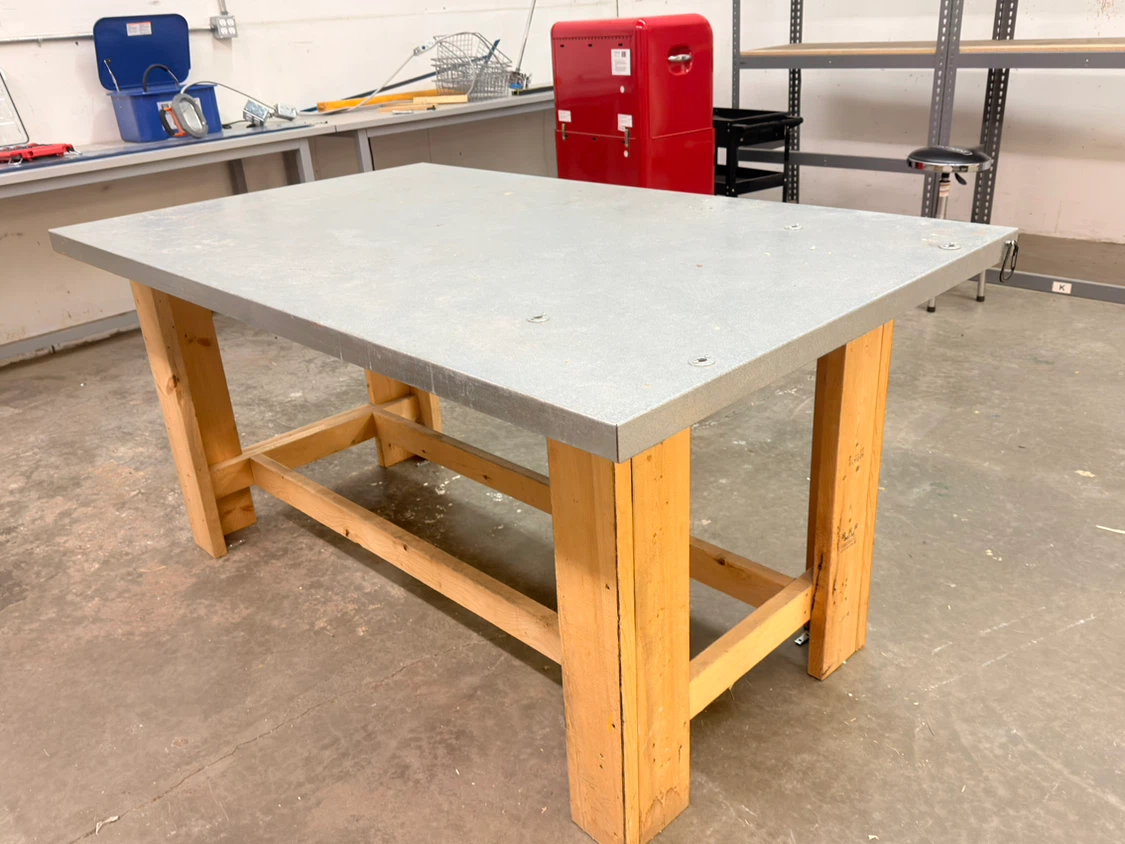Heavy duty Work Bench