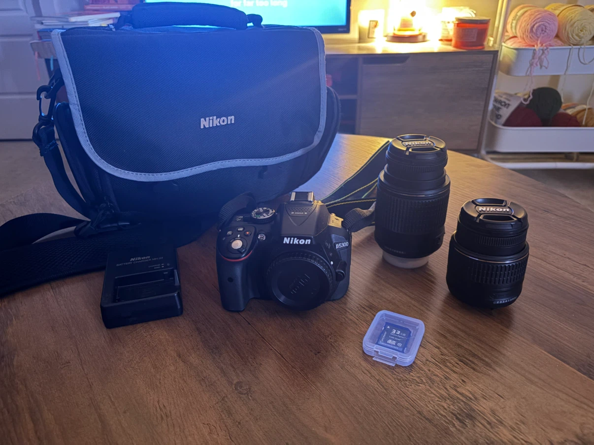 Nikon D5300 DSLR Camera Kit