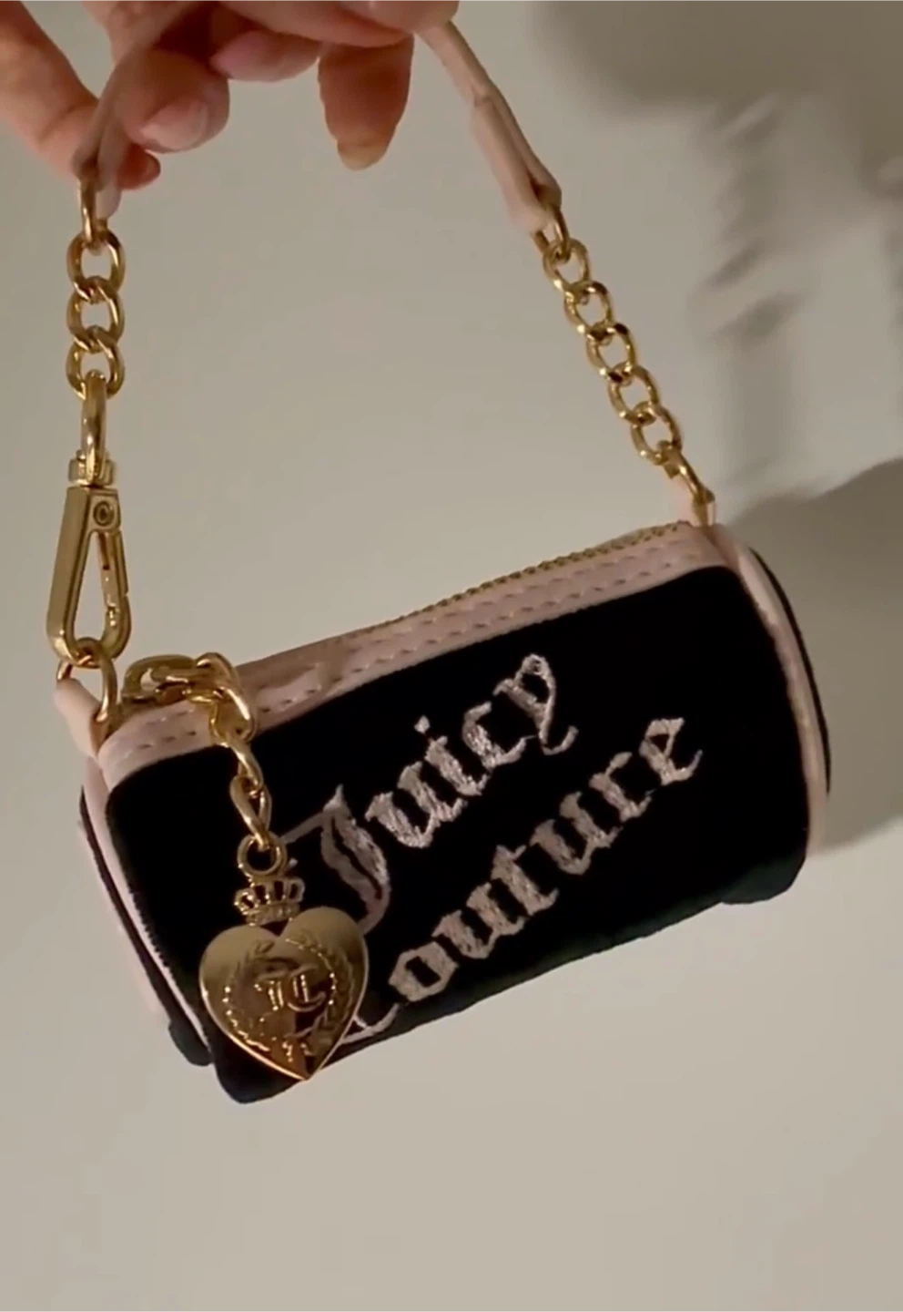 NWOT Juicy Couture Velour Plush Mini Barrel Bag/Charm Gold Chain - photo 3
