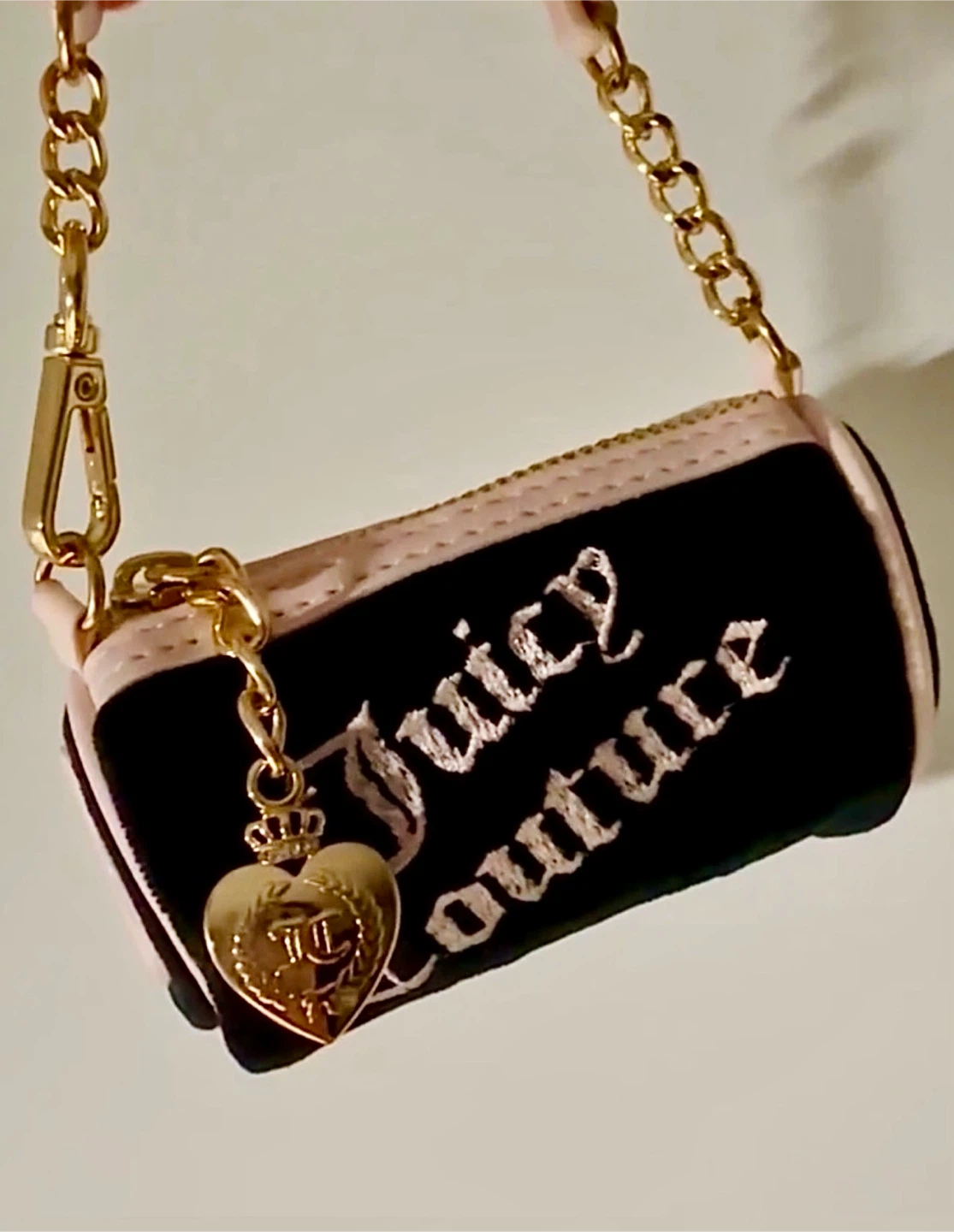 NWOT Juicy Couture Velour Plush Mini Barrel Bag/Charm Gold Chain - photo 4