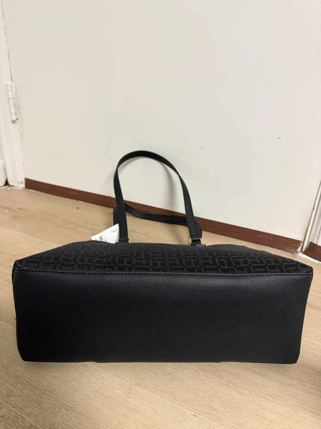 Tommy Hilfiger Monogram Tote Bag - photo 4