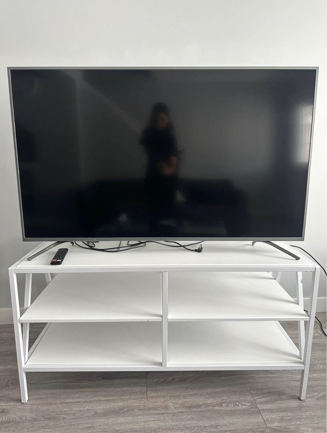 Like new Hisense 55-Inch Q7 Series 4K ULED ANDROID Smart TV - photo 3