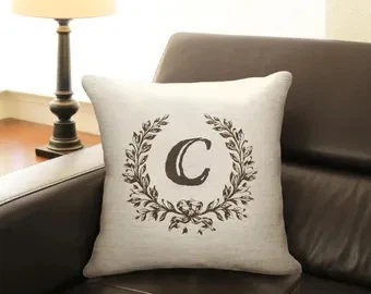 Royal Family Decorative Cushion Cover - photo 4