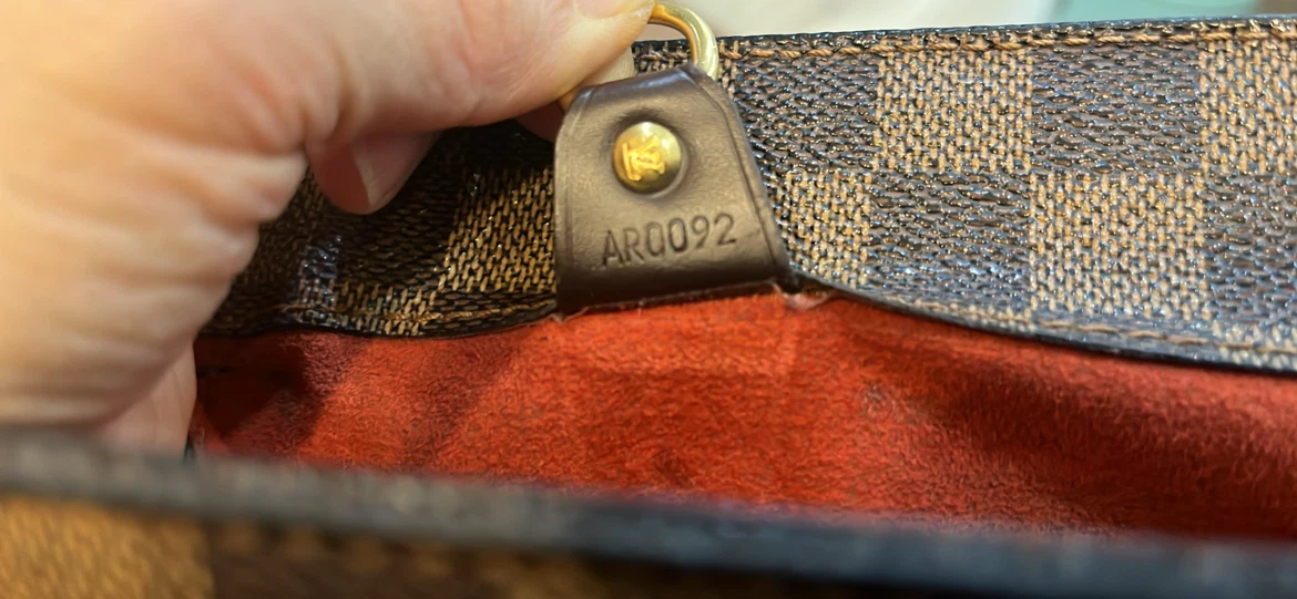 Louis Vuitton Damier Ebene Tote Bag - photo 2