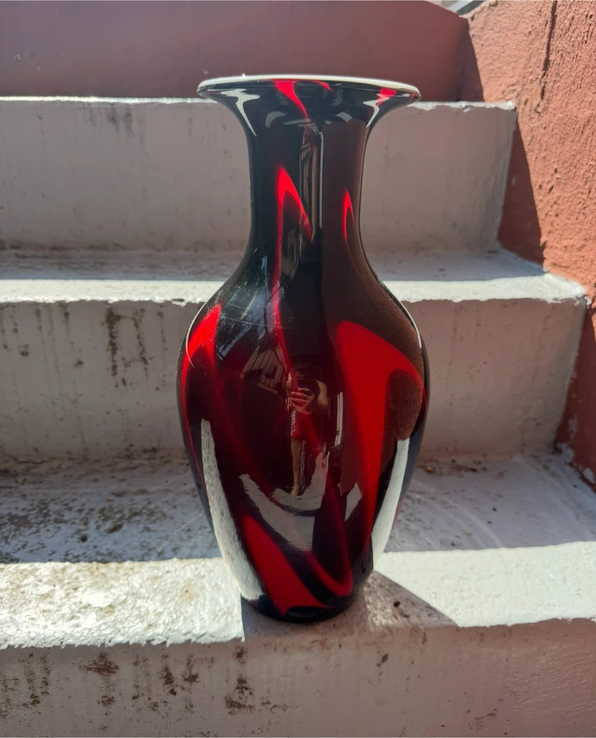 Red and Black Swirl Art Glass Vase - photo 2
