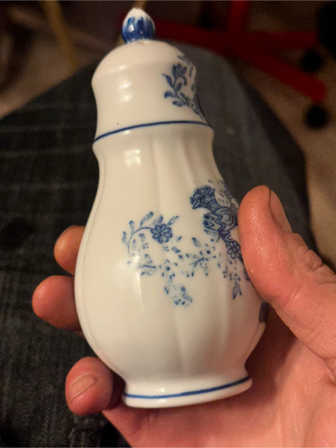 Vintage Artistic Seito Japan White Blue Floral Porcelain  shaker - photo 2