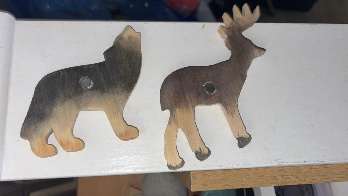 Valemount BC Carved Wood Wildlife Magnet Pair - photo 2
