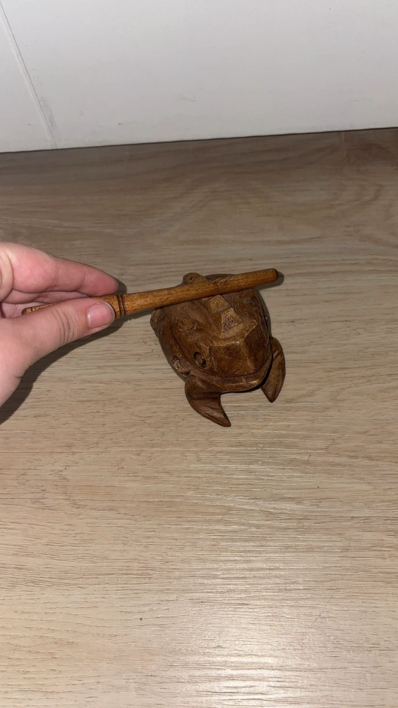 Vintage Hand Carved Wooden Frog Guiro Rasp - photo 2