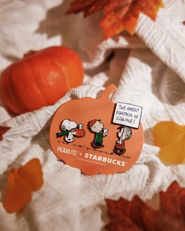 BRAND NEW 🥕 Starbucks x Peanuts Snoopy Enamel Pin Set (Set of 3)