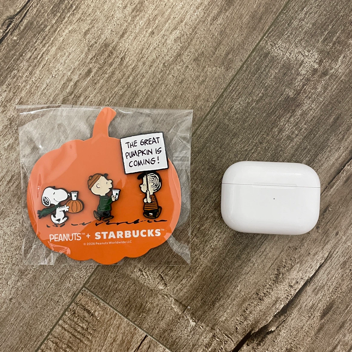 BRAND NEW 🥕 Starbucks x Peanuts Snoopy Enamel Pin Set (Set of 3) - photo 2