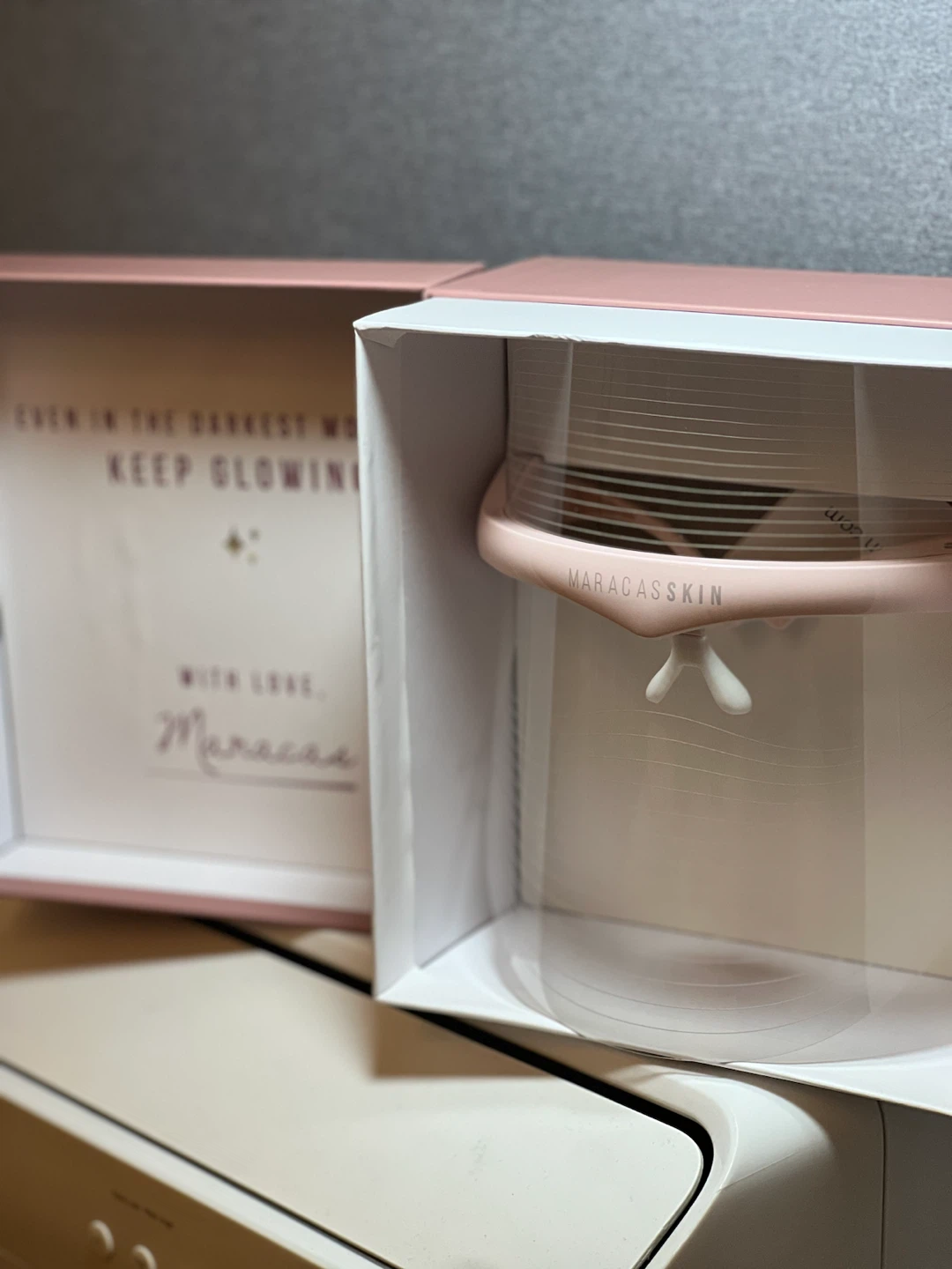 MaracasSkin "Glowing From Home" 3-Color LED Facial Light