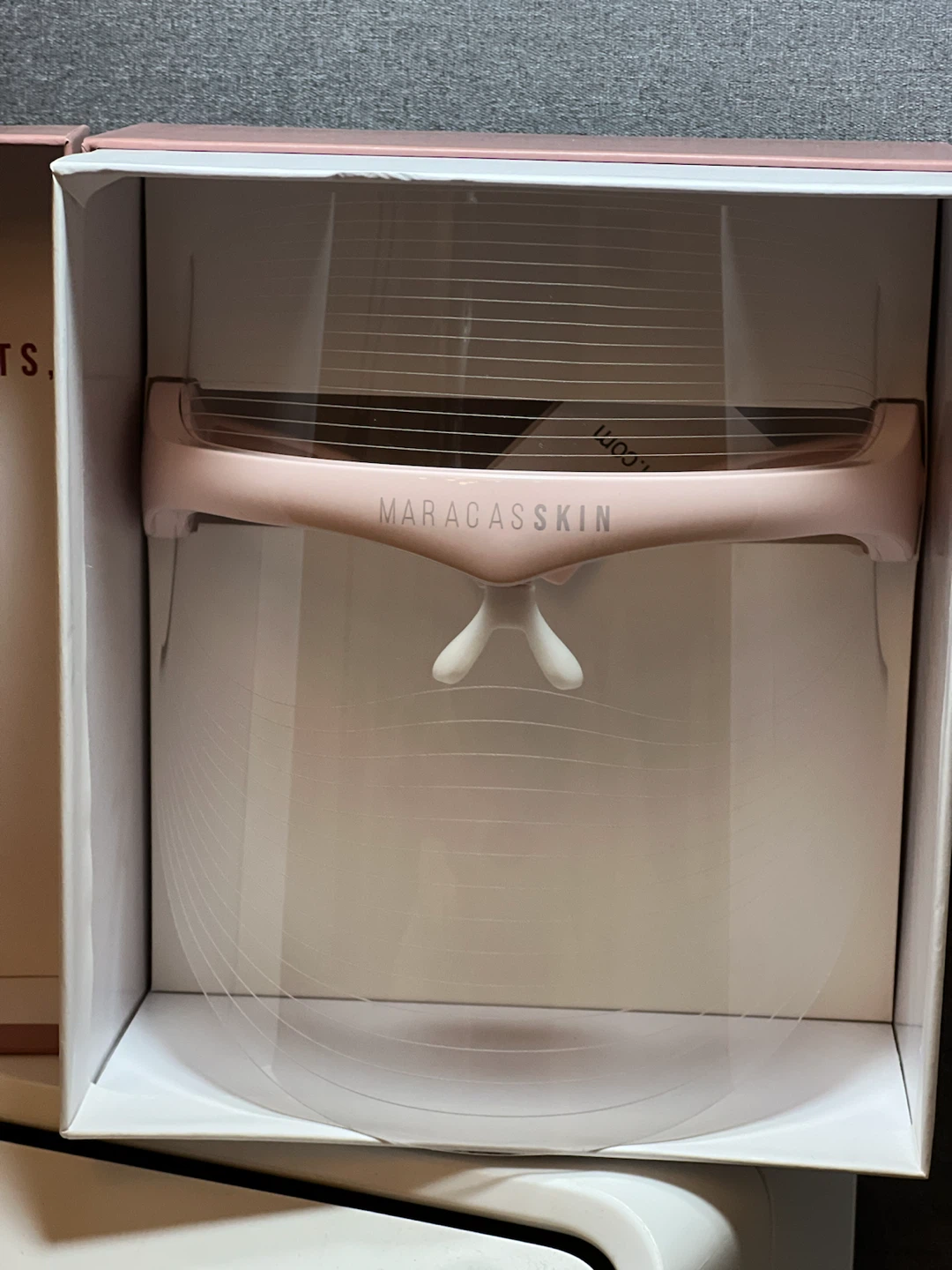MaracasSkin "Glowing From Home" 3-Color LED Facial Light - photo 3