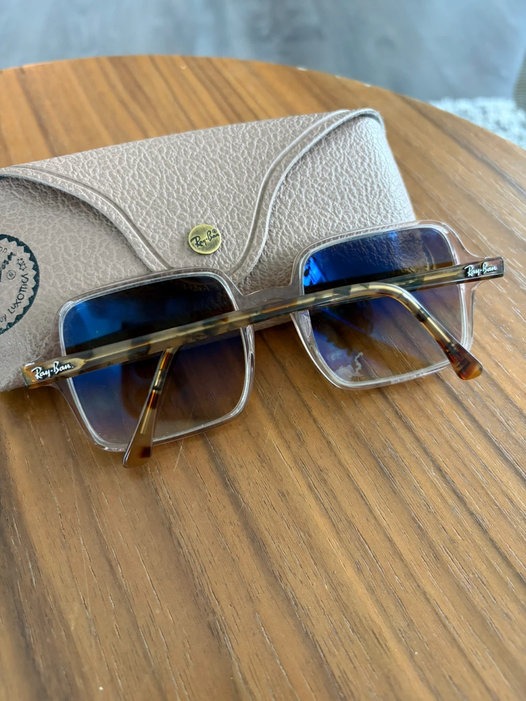 Ray-Ban Square Sunglasses with Case - photo 4