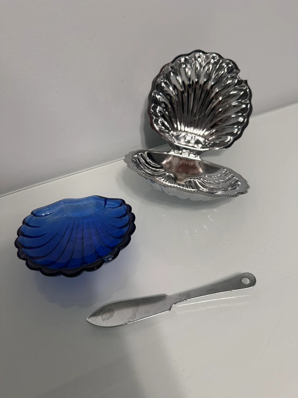 Vintage Clam Shell Butter Dish with Spreader - photo 3