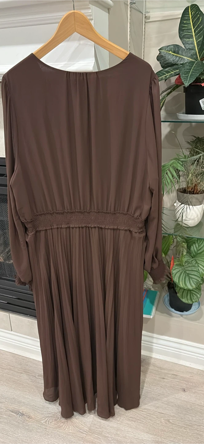 Ever New Brown Pleated Long Sleeve Dress - photo 2