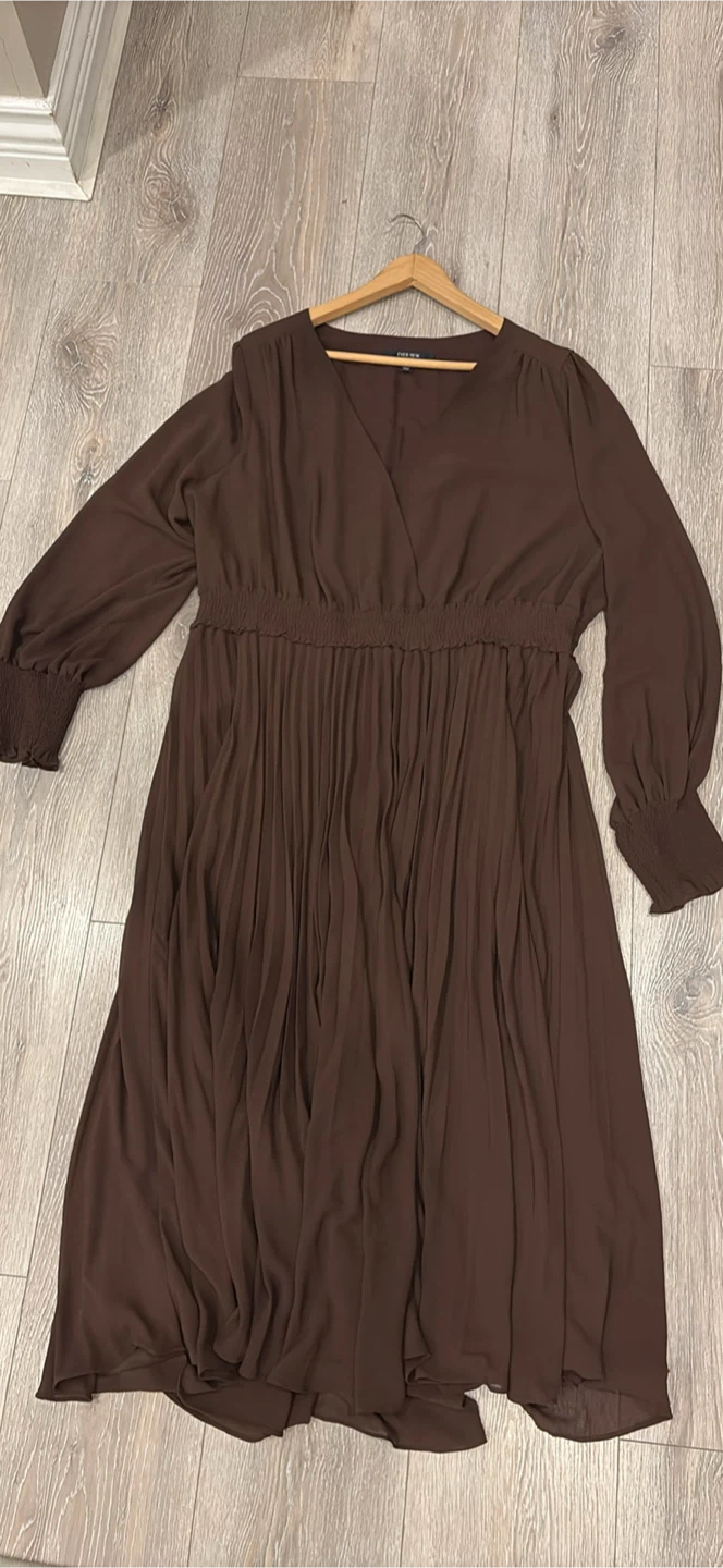 Ever New Brown Pleated Long Sleeve Dress - photo 5
