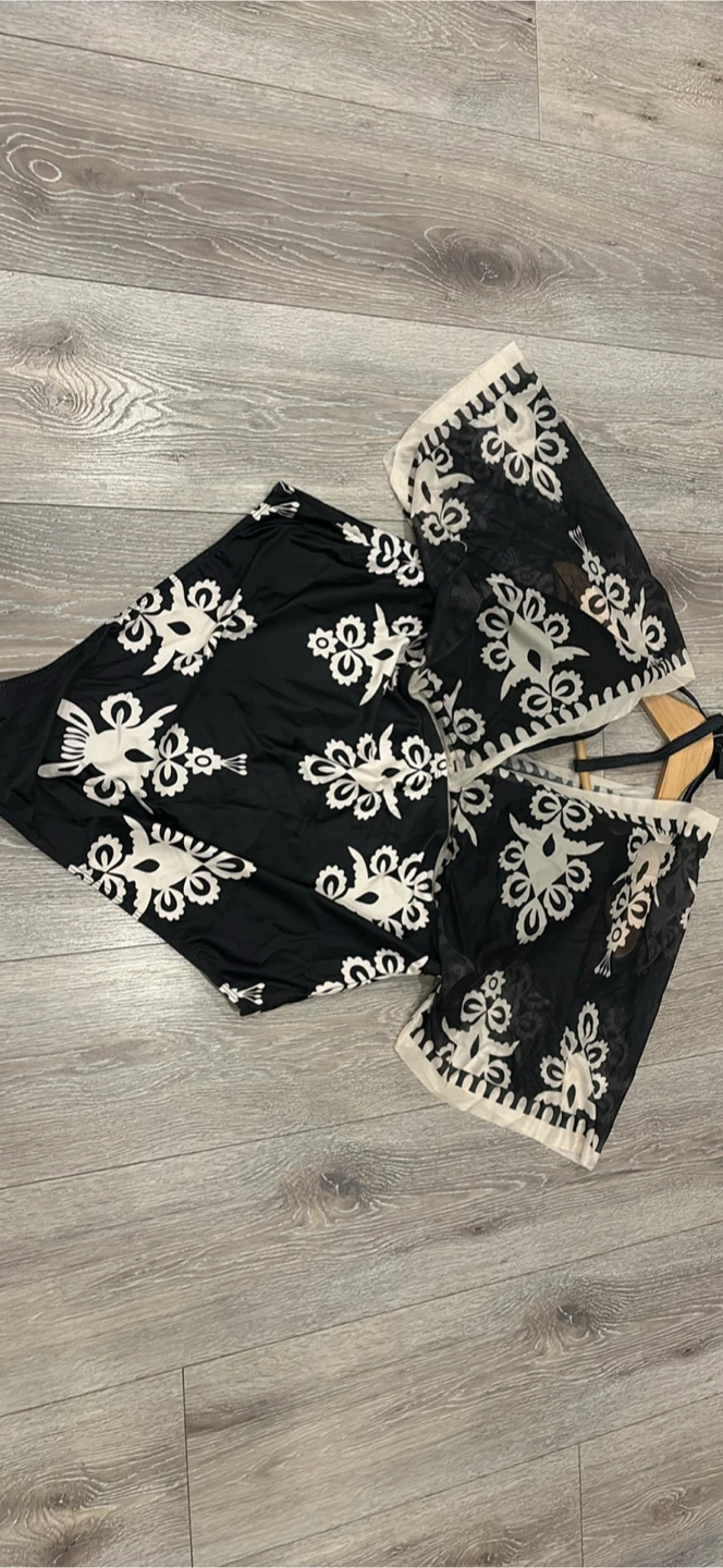 Brand New Black and white floral swimsuit - photo 4
