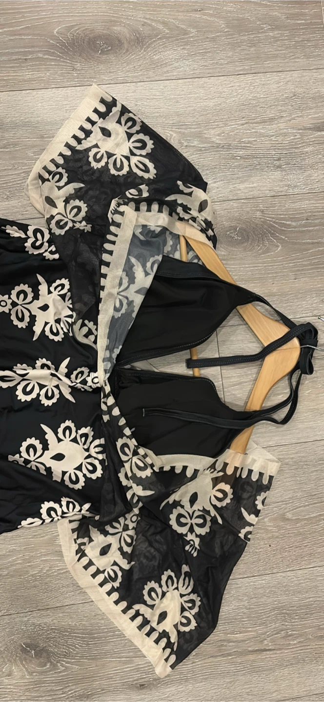 Brand New Black and white floral swimsuit - photo 5