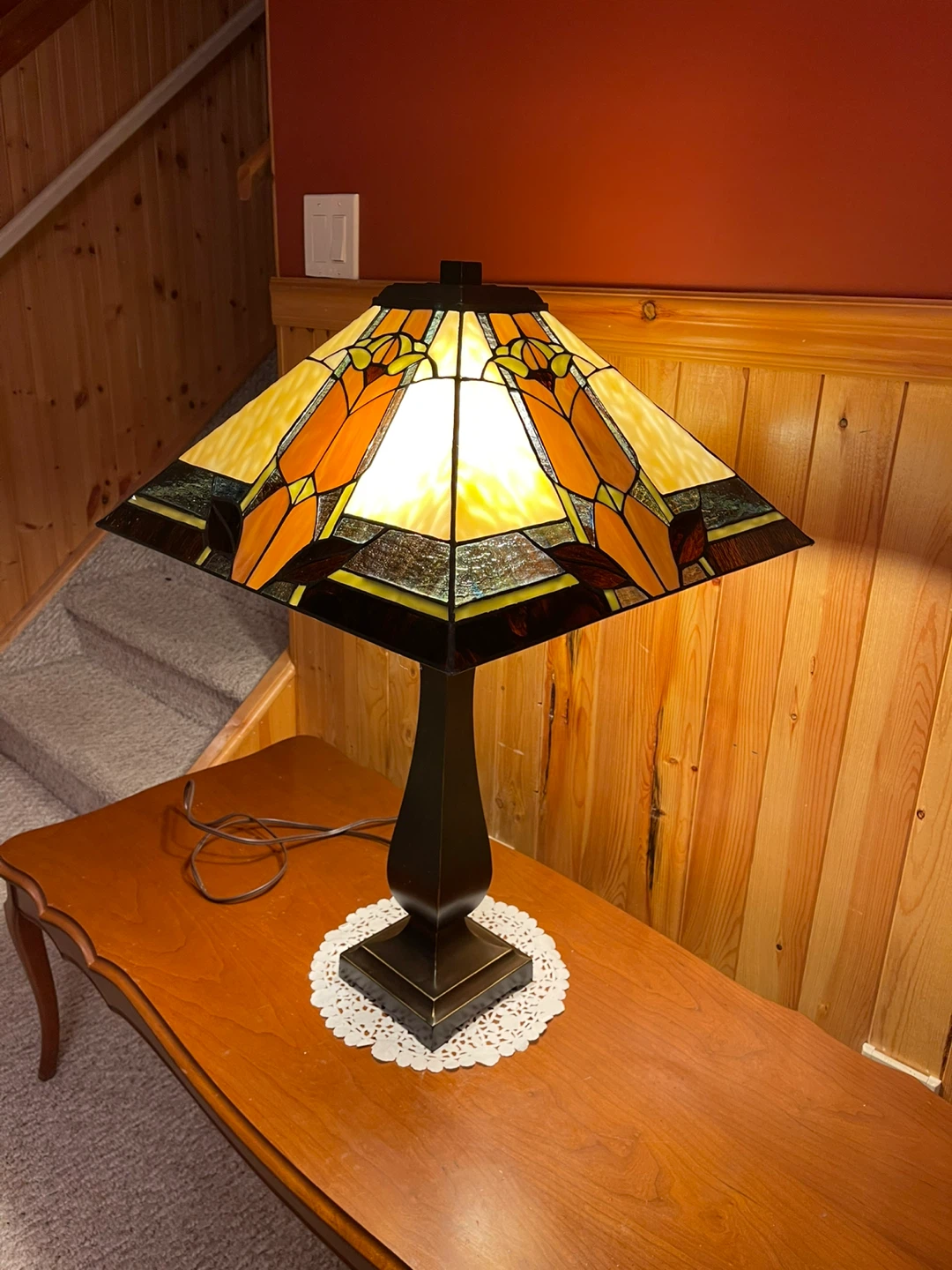 A large beautiful Tiffany Style stained glass table lamp - photo 3