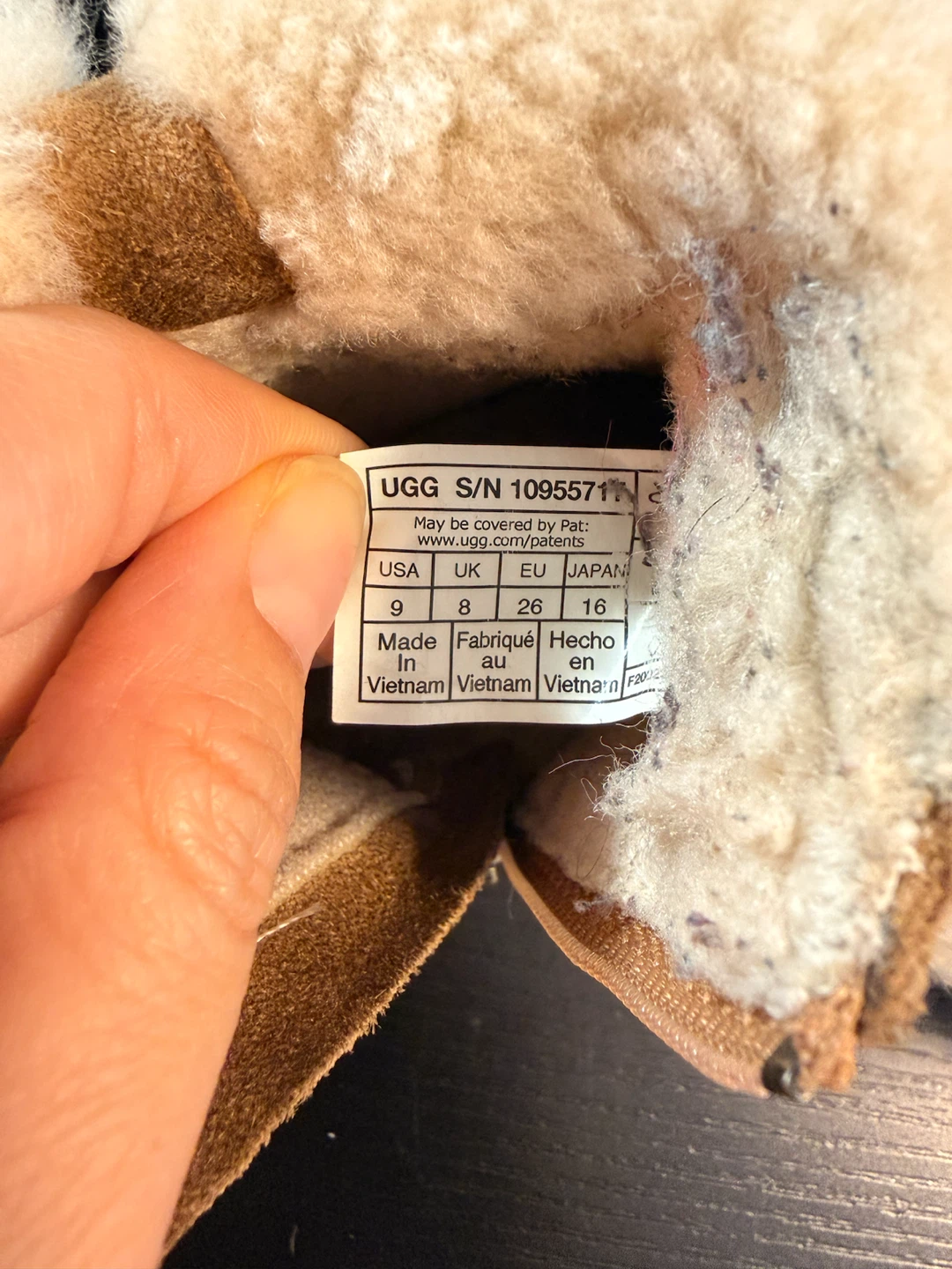 UGG Boots Size 9 kids - photo 2