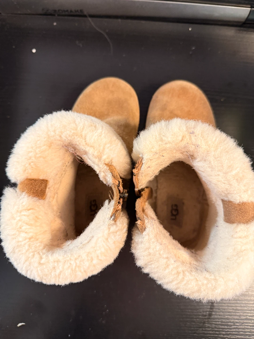 UGG Boots Size 9 kids - photo 4