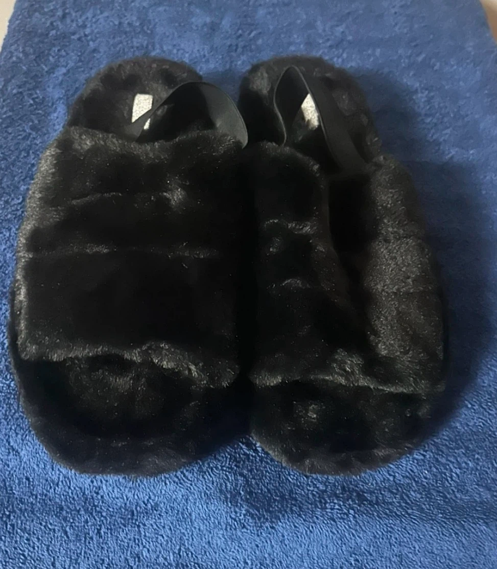Black Faux Fur Slippers Size 10