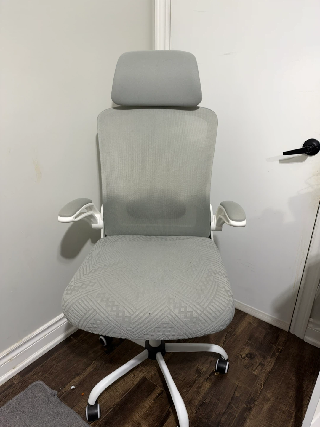 White Ergonomic Office Chair with Headrest - photo 2