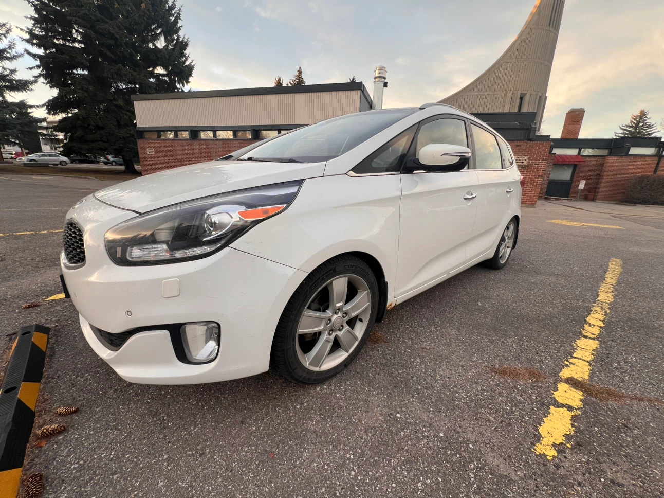 White Kia Rondo EX - photo 3