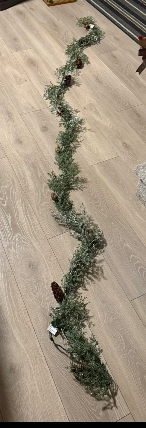 10 Foot Pre-Lite Cedar with Pinecones Flocked Garland - photo 2