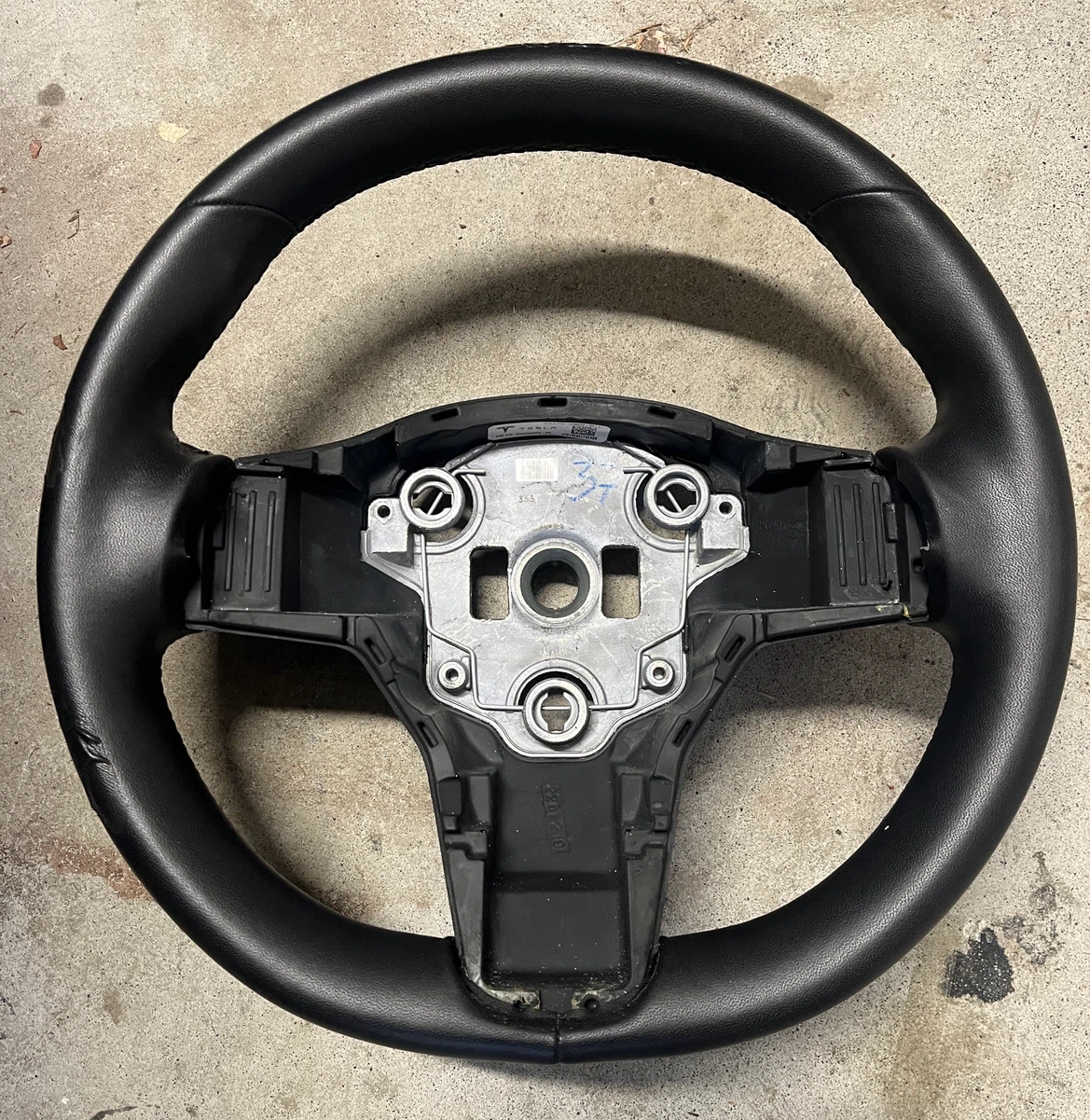 Tesla model 3 model Y steering wheel