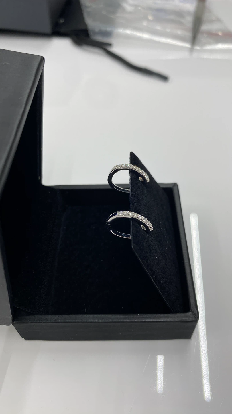 18KT White Gold Diamond Hoop Earrings. Barely used. - photo 2
