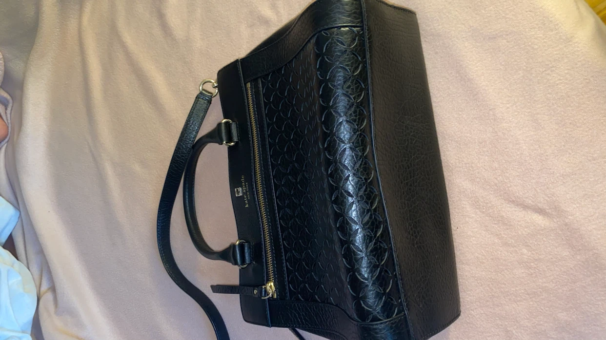 Kate Spade Black Leather Handbag. Barely used. - photo 4