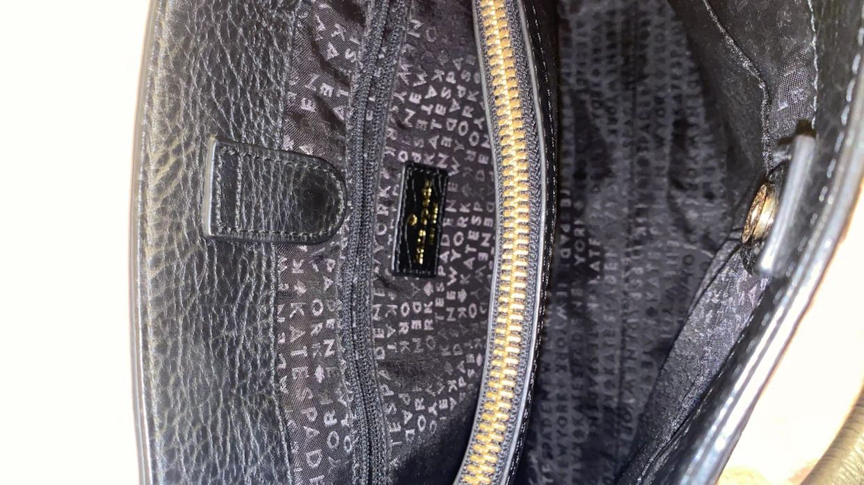 Kate Spade Black Leather Handbag. Barely used. - photo 5
