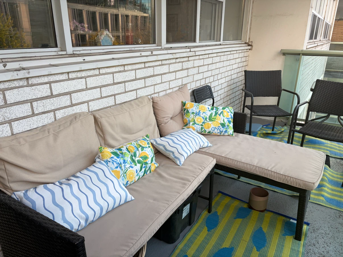 Outdoor Sectional Sofa & cushions included