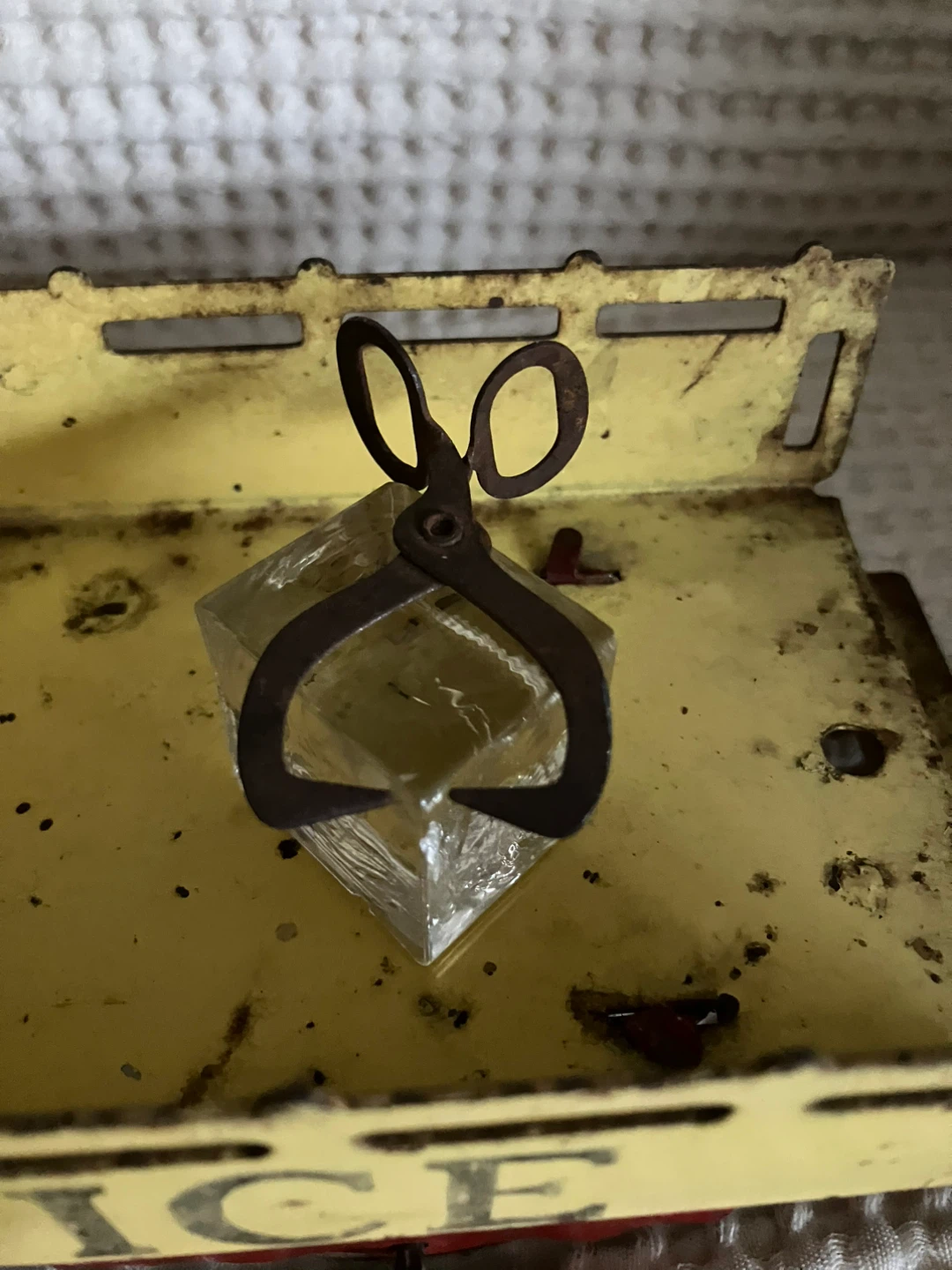 Vintage Metal Ice Truck Toy - photo 3