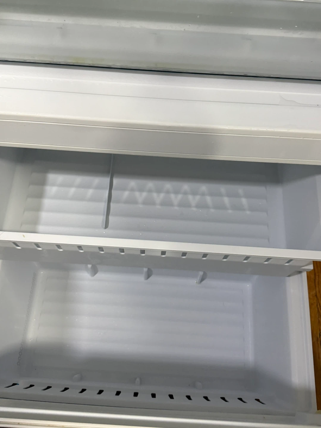 Hisense Bottom-Freezer Refrigerator - photo 3