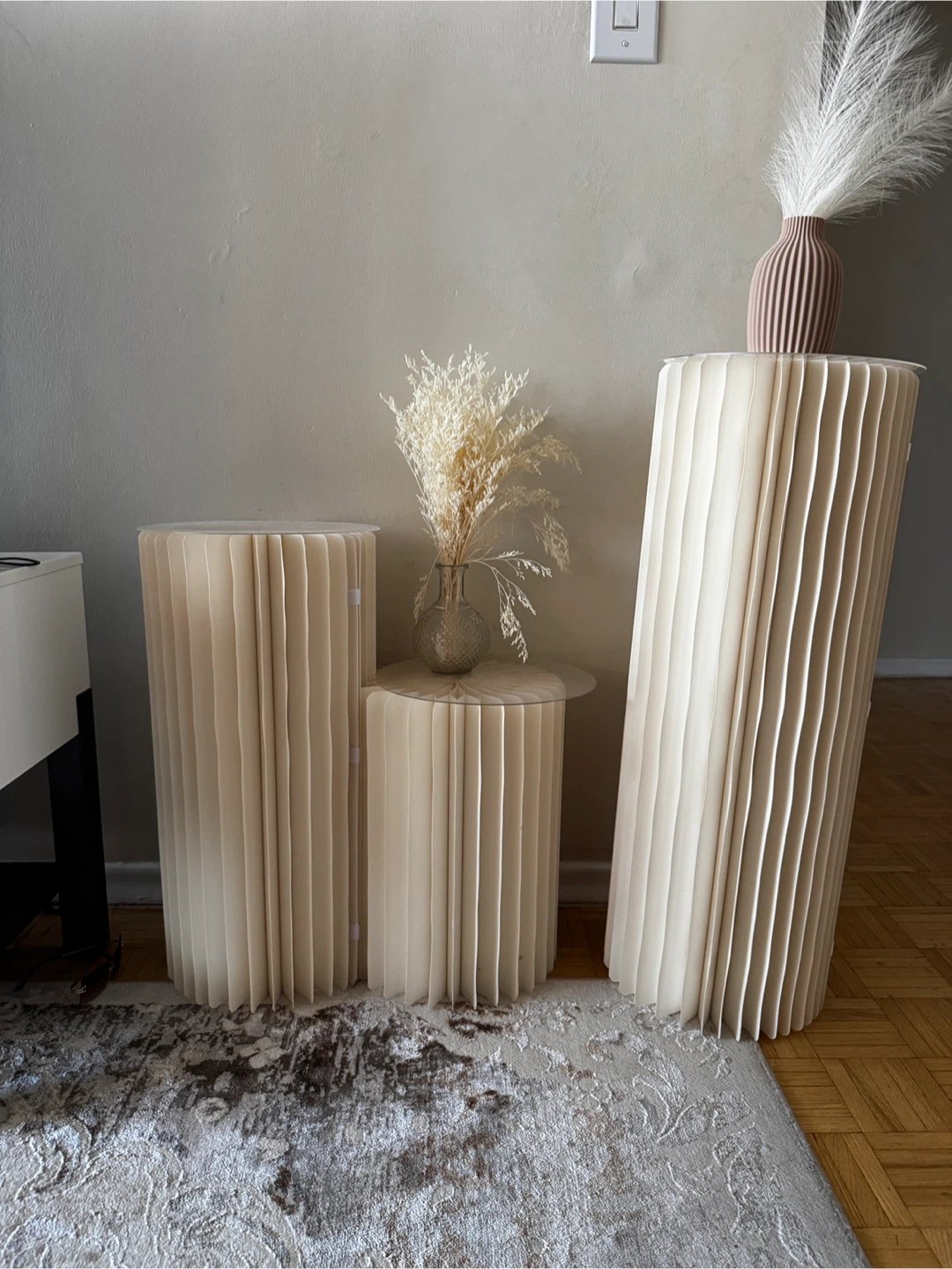 White Vanity Table, Display stand - photo 2