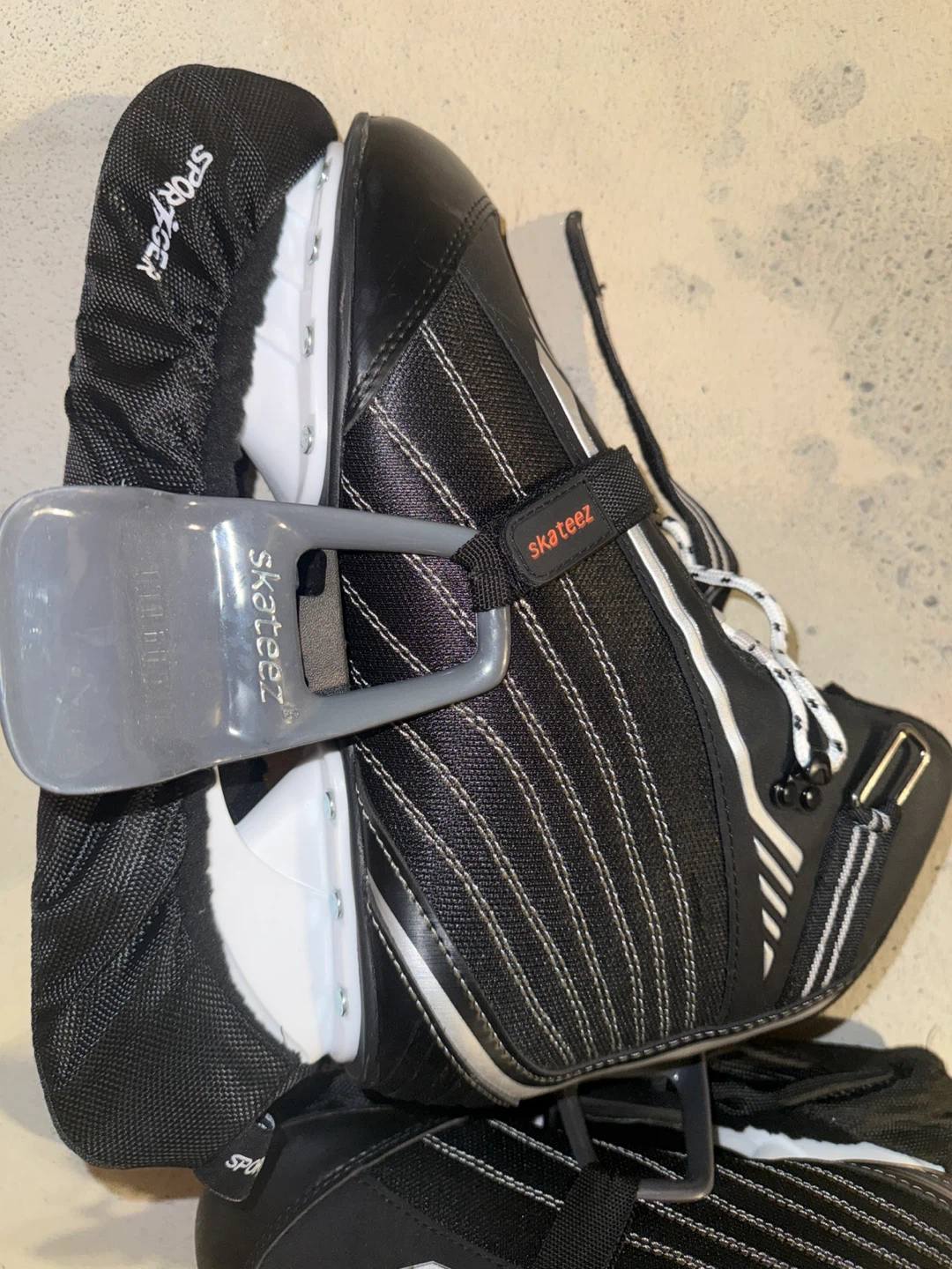 Vic Hockey Skates with Skateez Size US 9 - photo 4