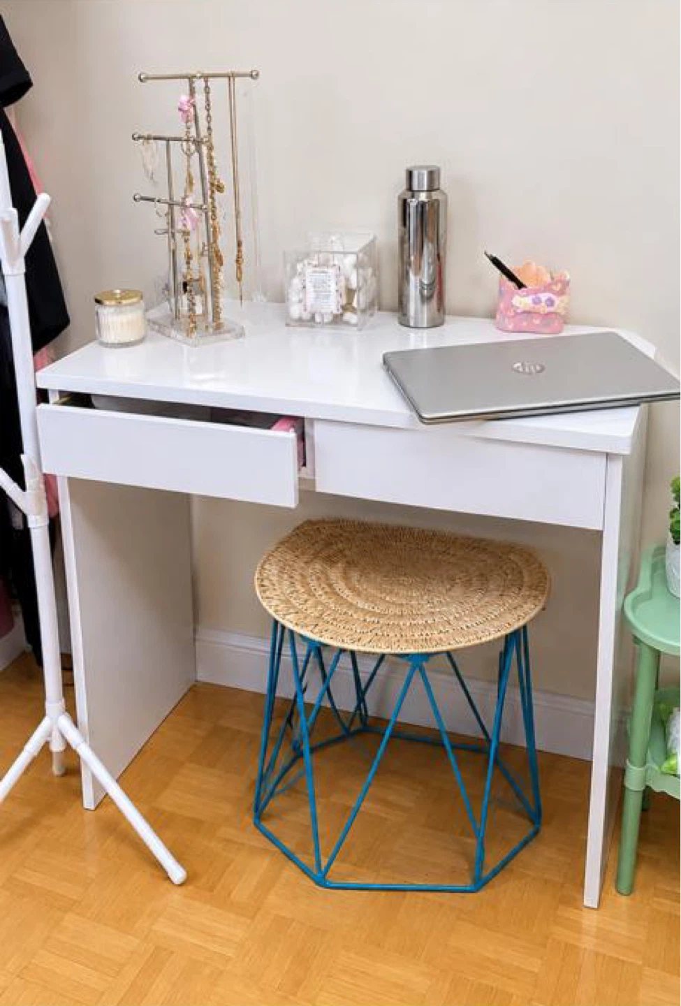 White Vanity Table, Display stand - photo 3