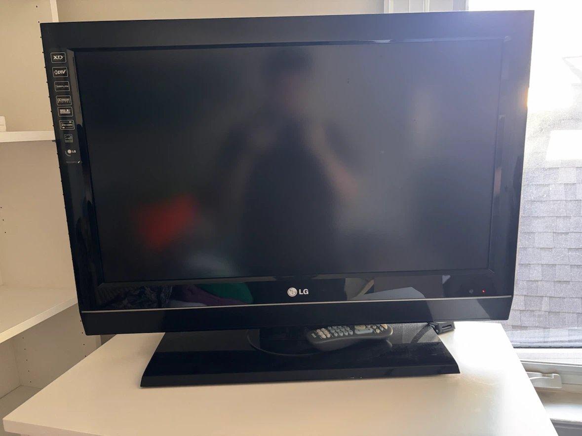 LG HDTV with Remote