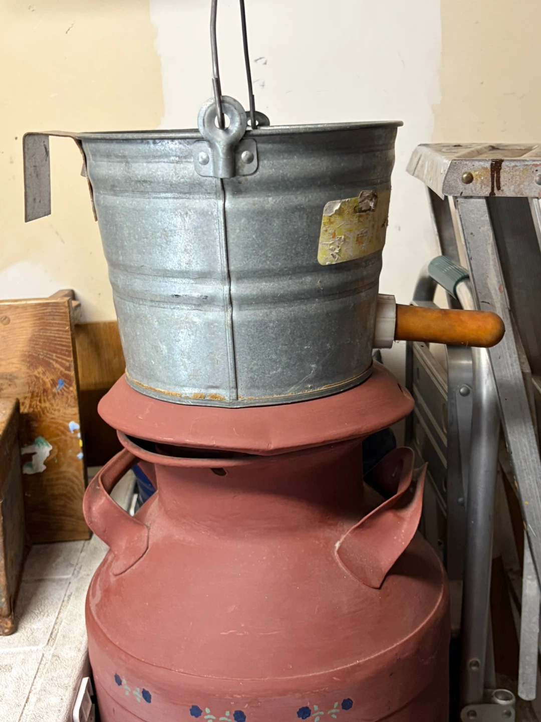 Vintage Galvanized Metal Calf Feeding Pail - photo 4