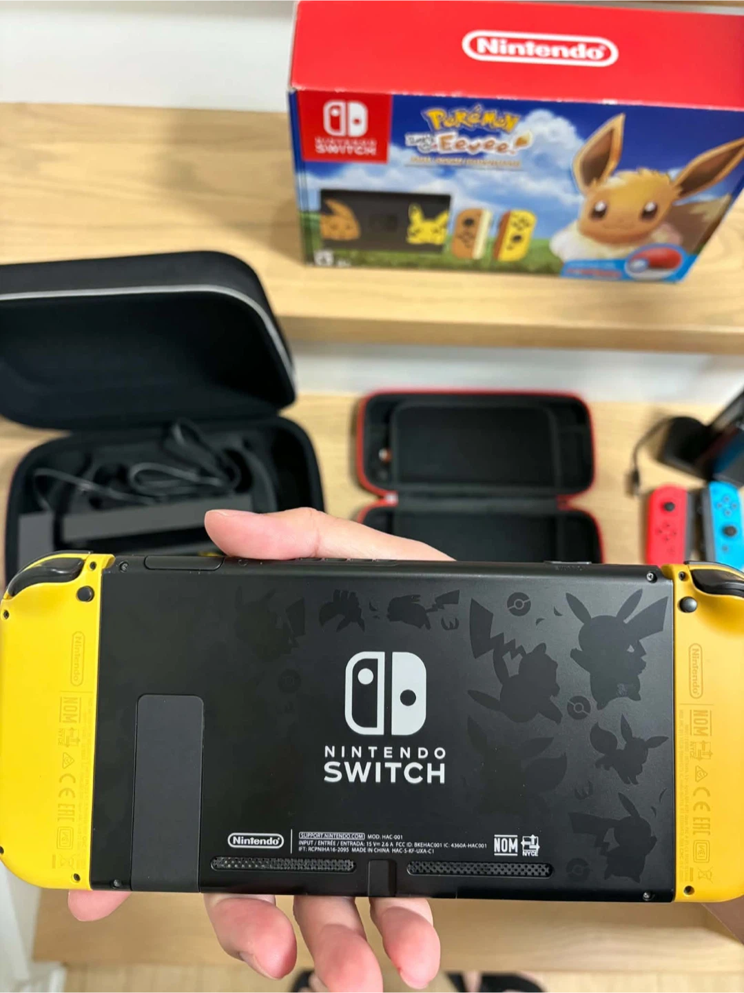Full set Nintendo Switch Lets Go Pikachu Pokemon limited edition - photo 4