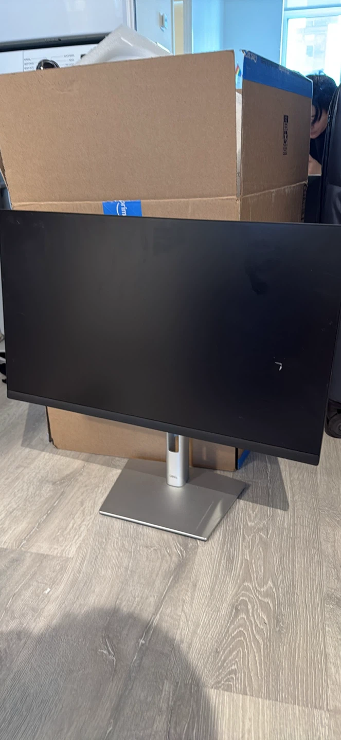 Dell Monitor – Broken LCD Screen – For Parts or Repair