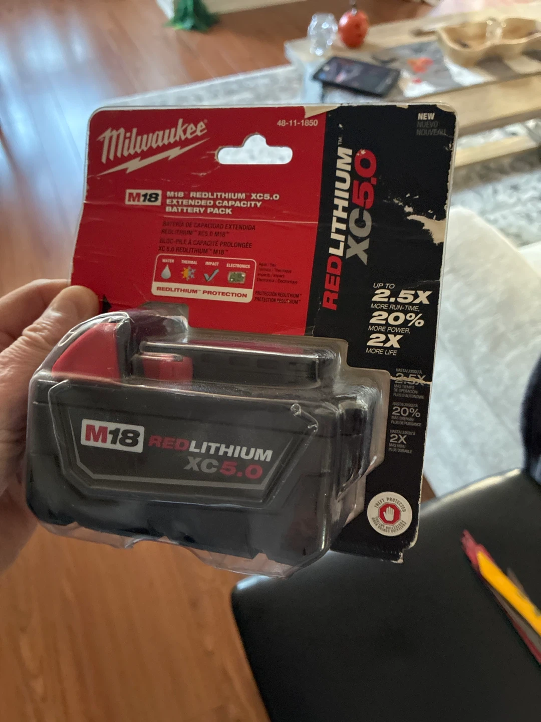 Milwaukee - Red lithium 5.0 battery bran new in package - photo 2