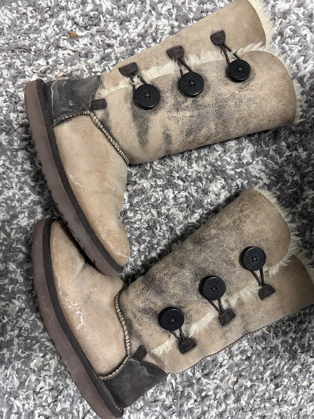 Authentic UGG Bailey Button Boots - Size 7 - photo 2