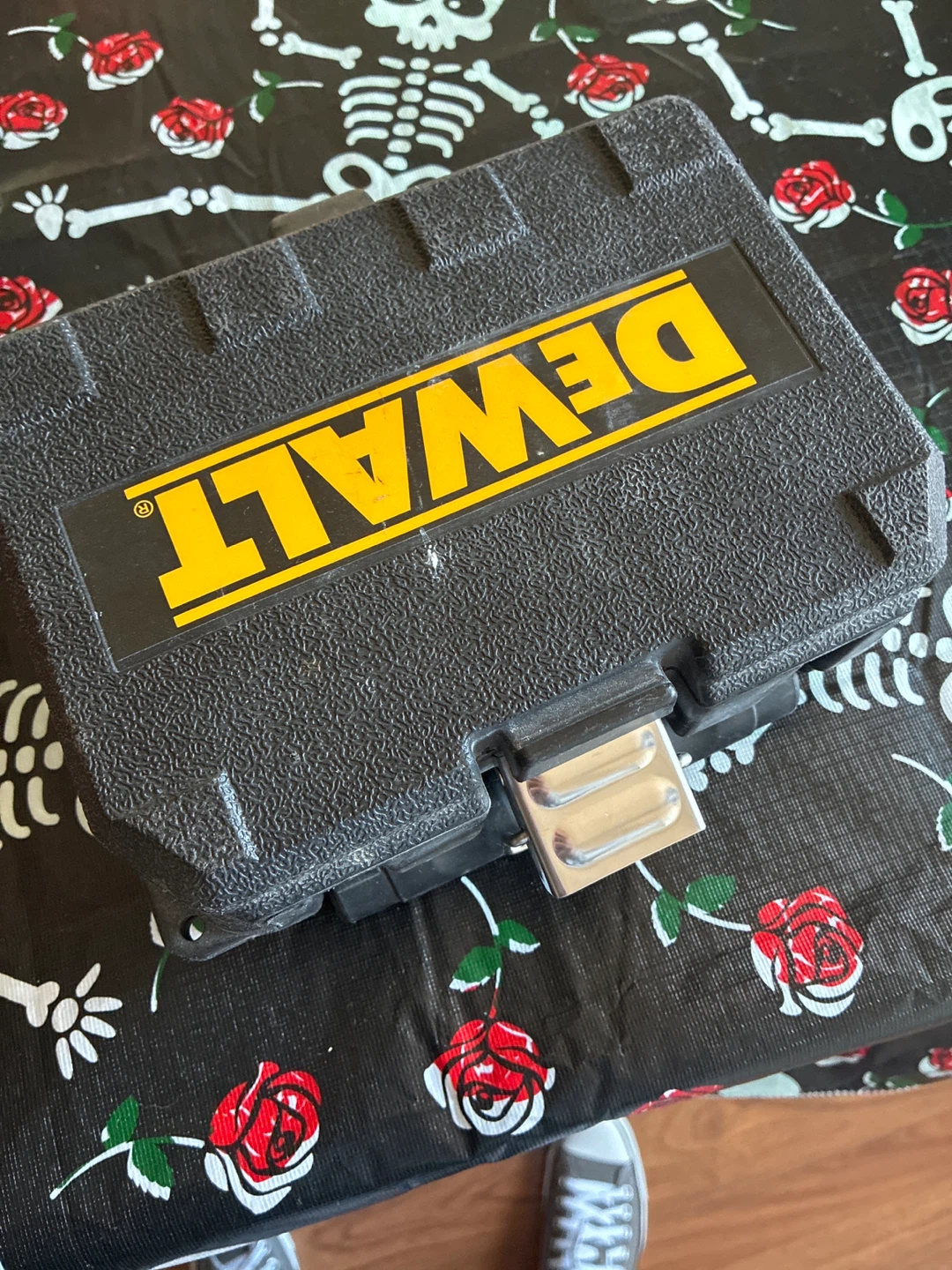 DEWALT Laser Level with Case - photo 2