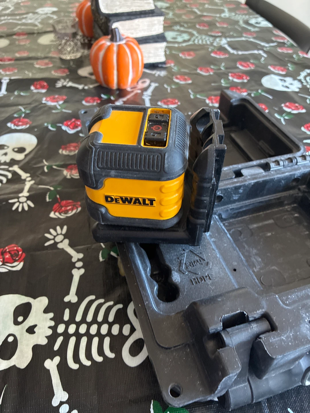 DEWALT Laser Level with Case - photo 3